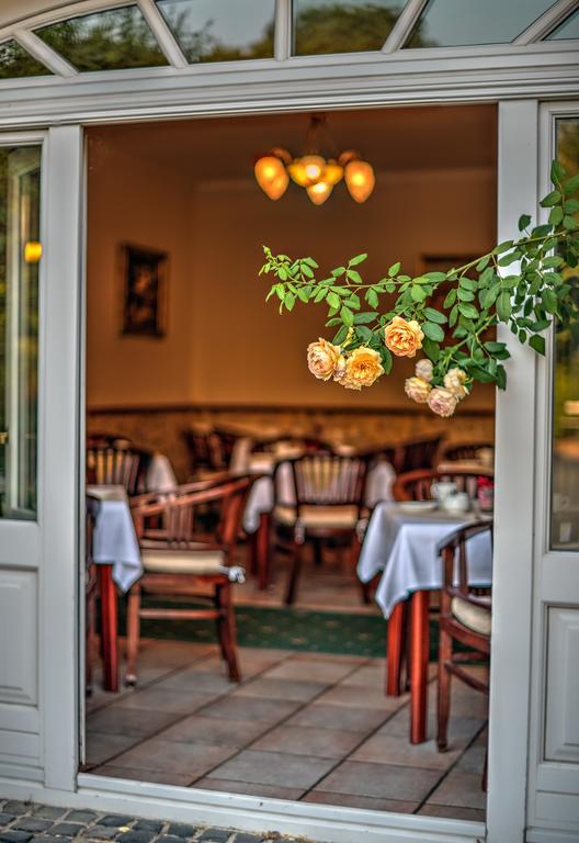 Landhotel Schwarzer Adler Suelzetal Dış mekan fotoğraf